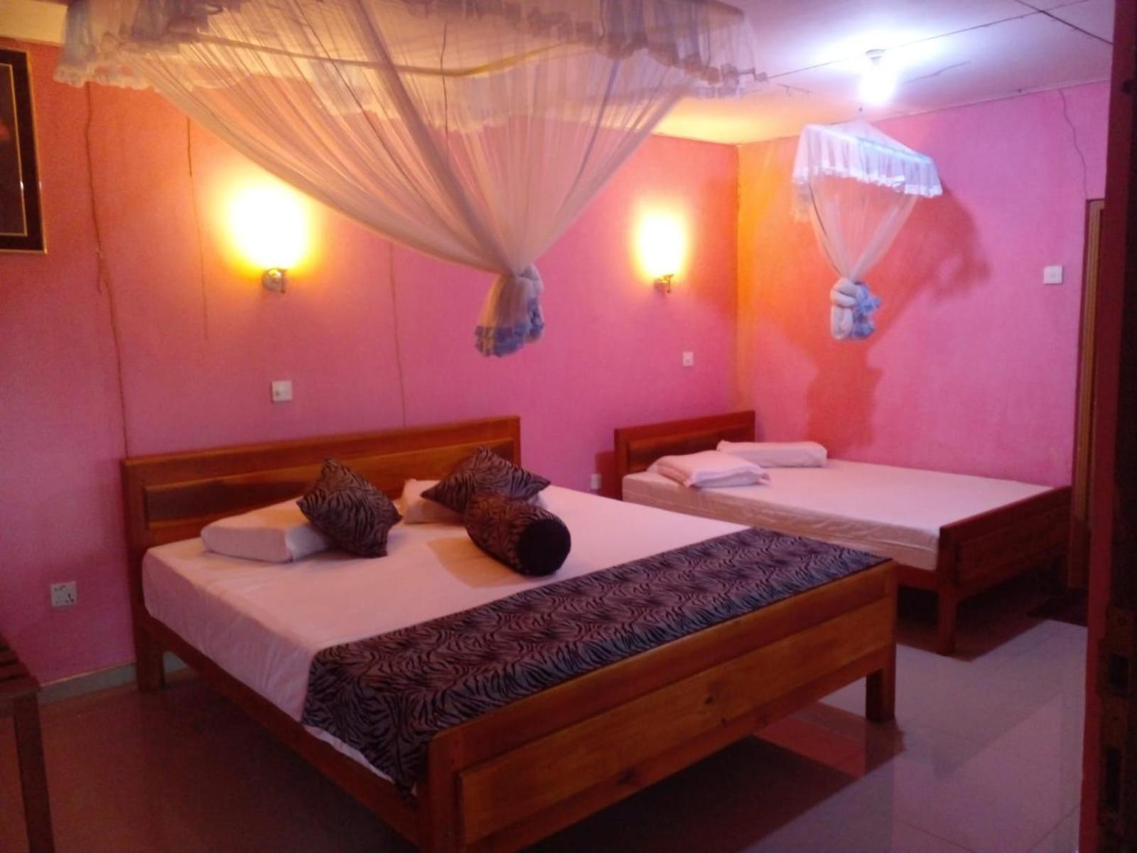 Omi Relax Inn เอลลา ภายนอก รูปภาพ
